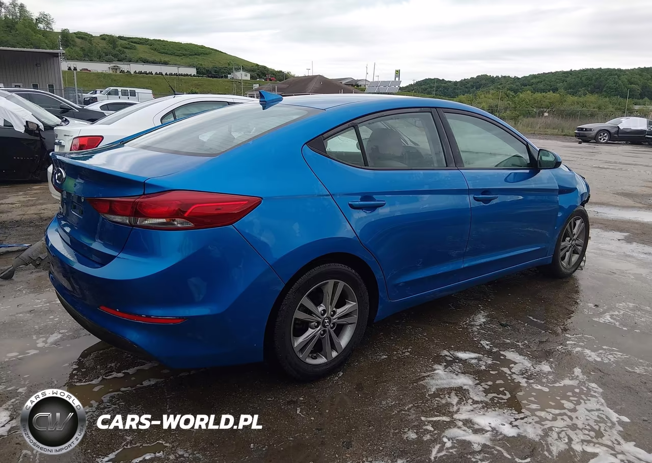 2018 Hyundai Elantra Sel VIN:5NPD84LF5JH365070 - 4