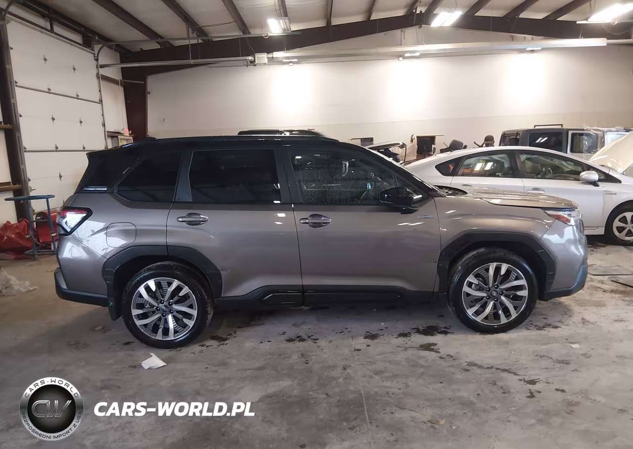 2025 Subaru Forester Touring Hybrid VIN:JF2SLSTD3SH421792 - 13