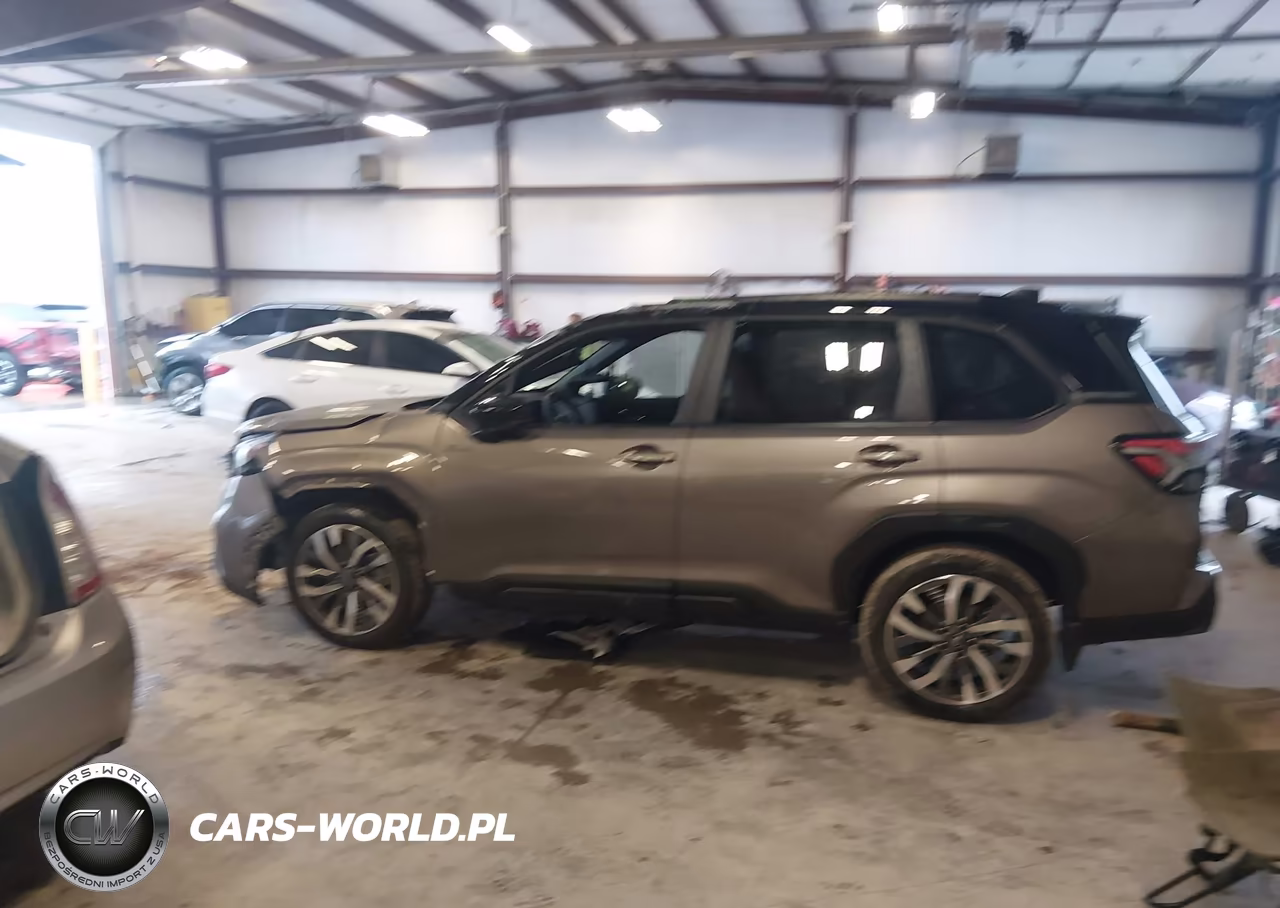 2025 Subaru Forester Touring Hybrid VIN:JF2SLSTD3SH421792 - 14