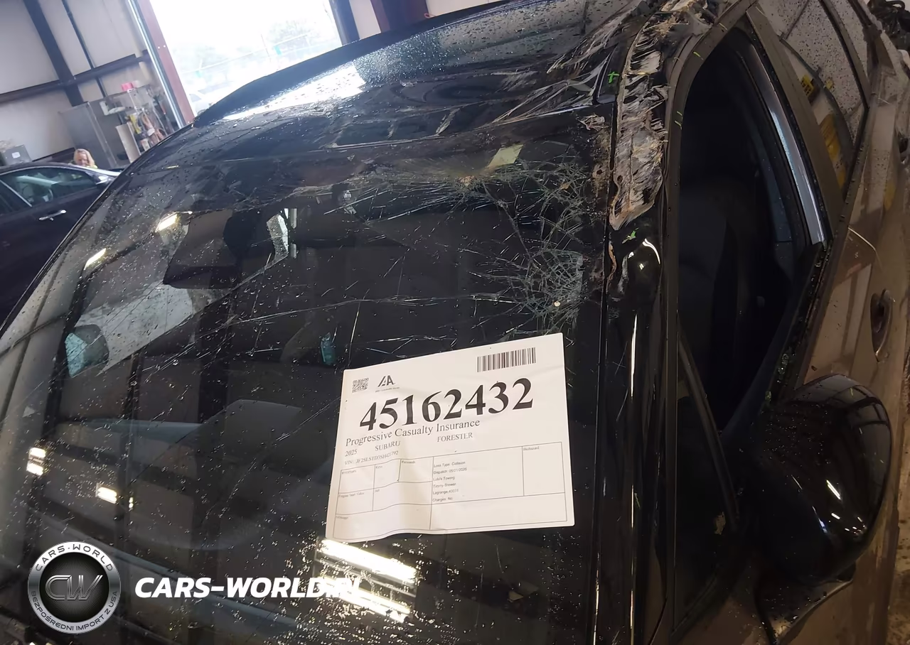2025 Subaru Forester Touring Hybrid VIN:JF2SLSTD3SH421792 - 17