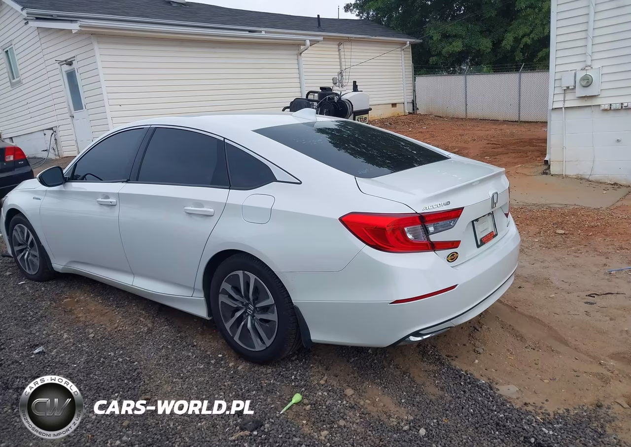 2018 Honda Accord Hybrid VIN:1HGCV3F17JA000882 - 3