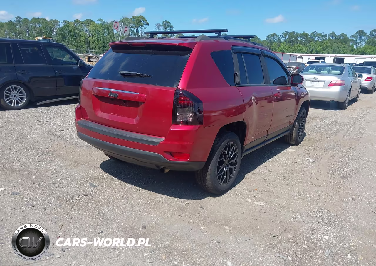 2016 Jeep Compass Latitude VIN:1C4NJCEA7GD666250 - 4