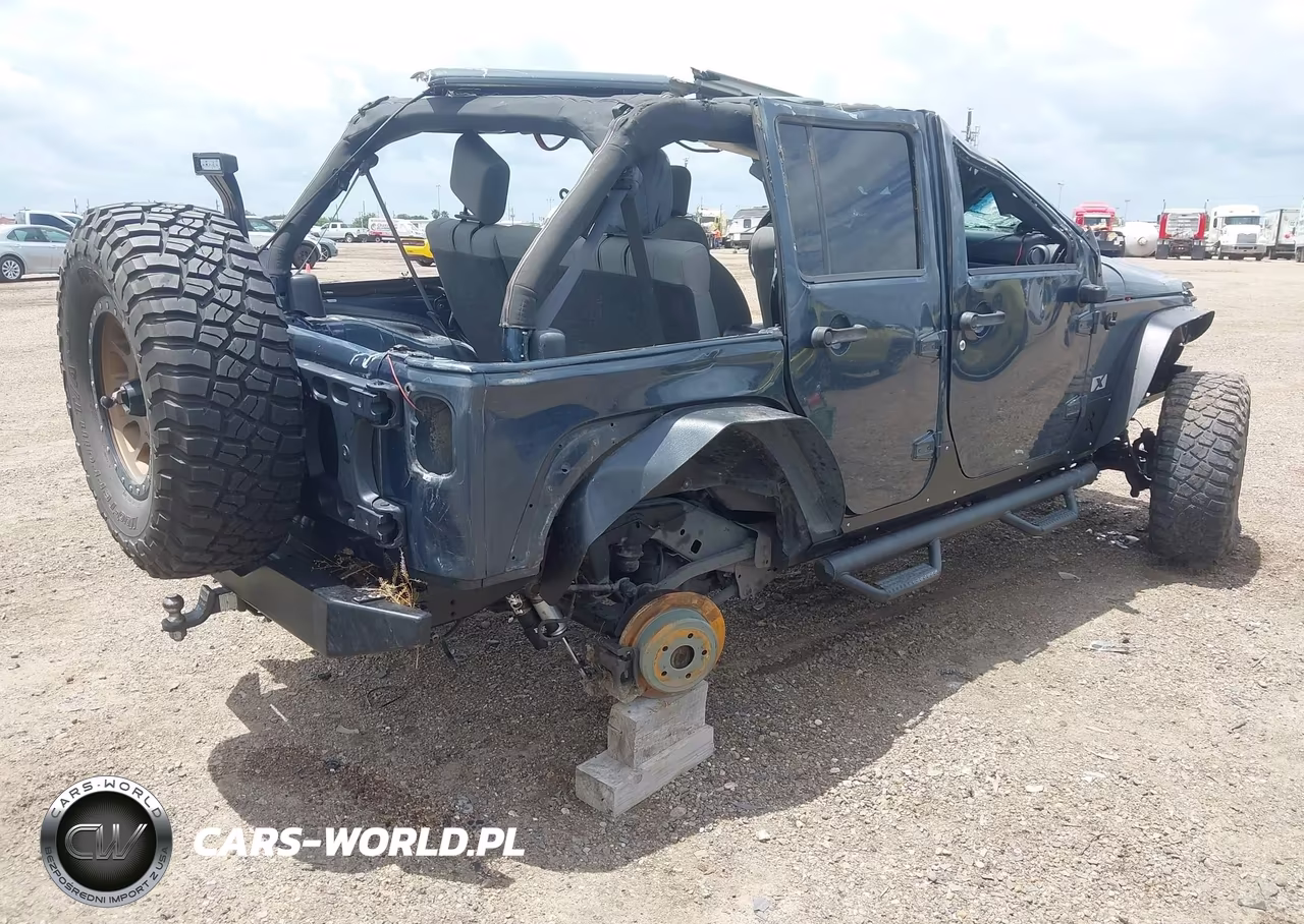 2008 Jeep Wrangler Unlimited X VIN:1J4GA39118L545203 - 4