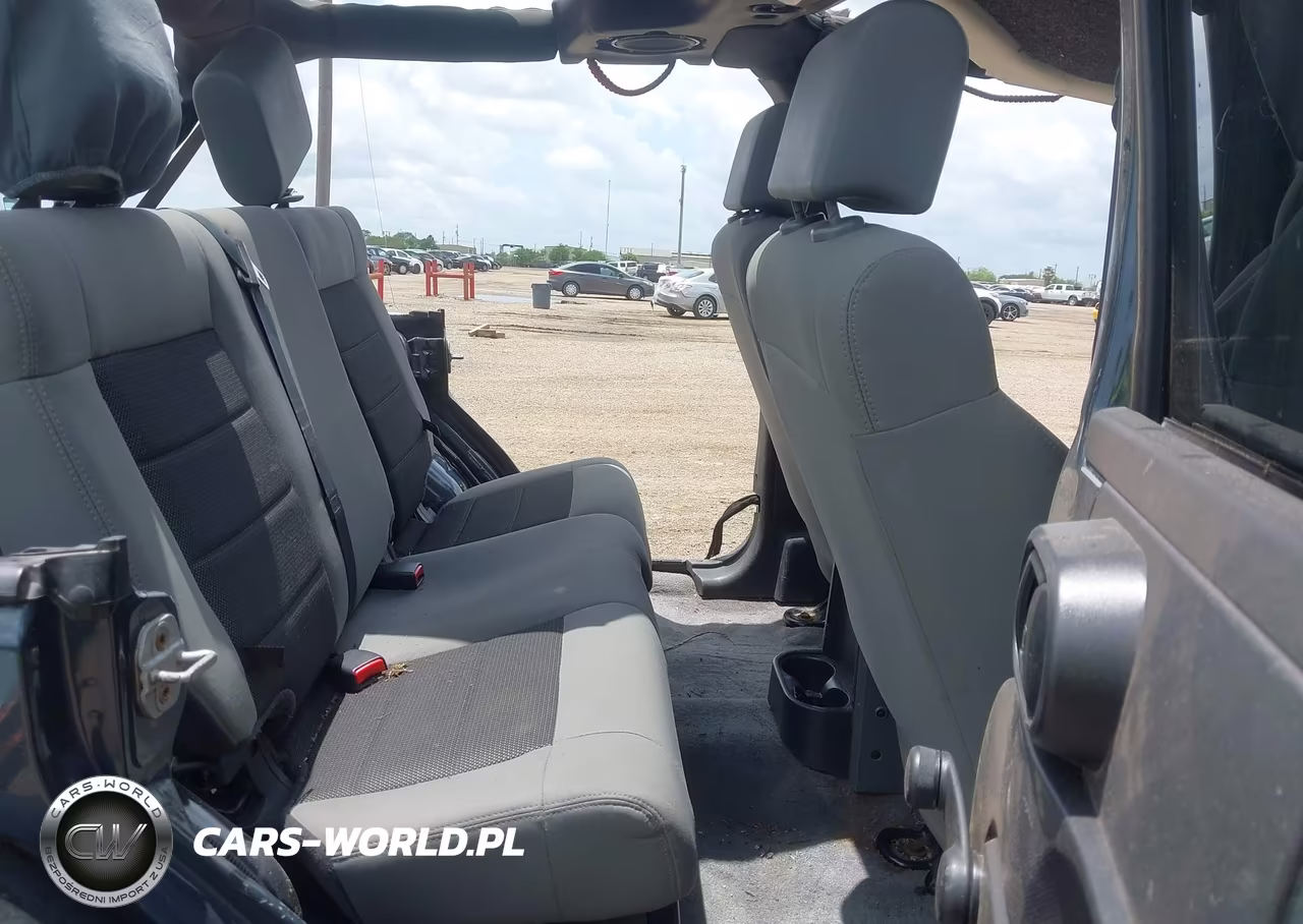 2008 Jeep Wrangler Unlimited X VIN:1J4GA39118L545203 - 8