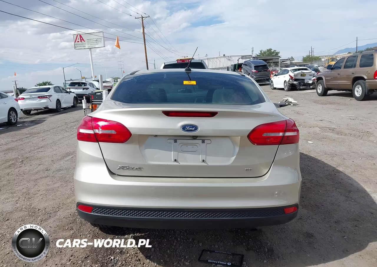 2018 Ford Focus Se VIN:1FADP3F27JL217641 - 16