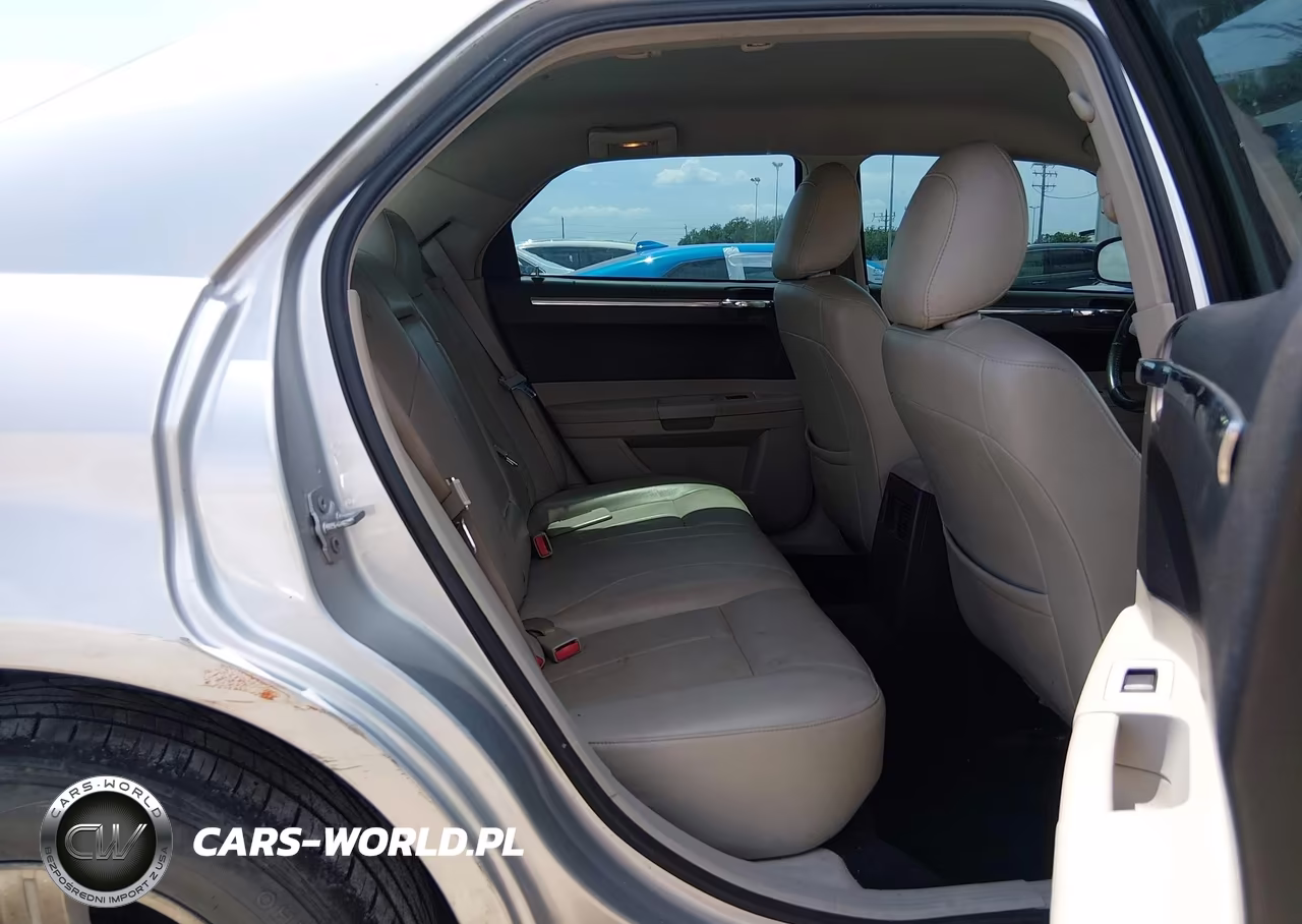 2007 Chrysler 300 Touring VIN:2C3KA53G57H884488 - 8