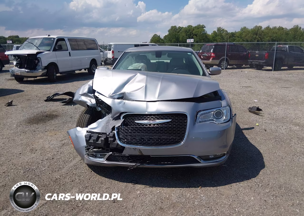 2015 Chrysler 300 Limited VIN:2C3CCAAG4FH893806 - 12