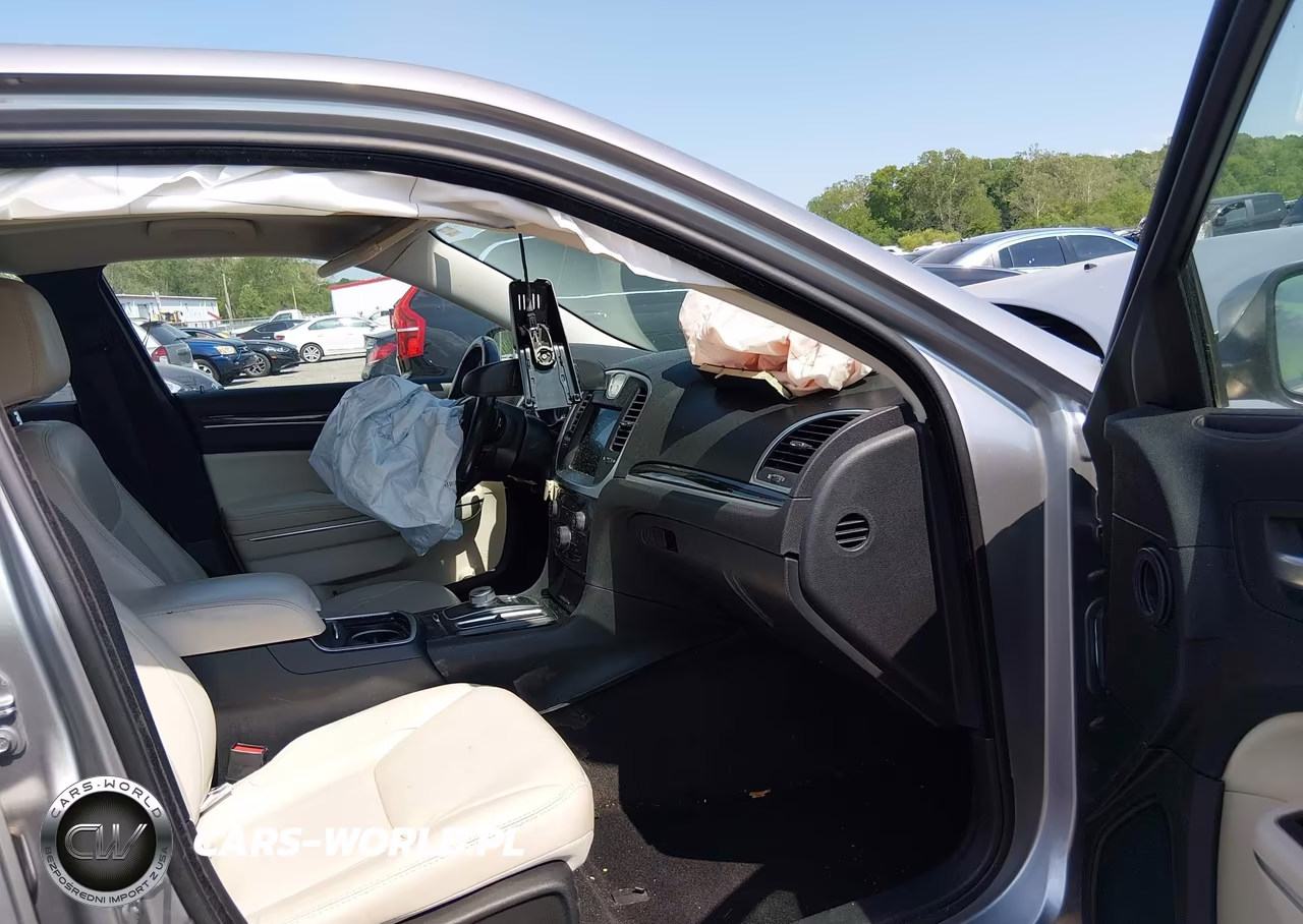 2015 Chrysler 300 Limited VIN:2C3CCAAG4FH893806 - 5