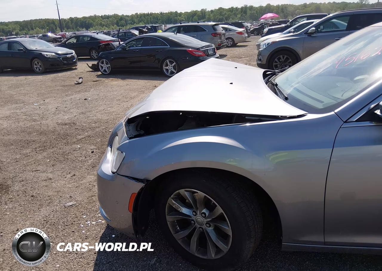 2015 Chrysler 300 Limited VIN:2C3CCAAG4FH893806 - 6