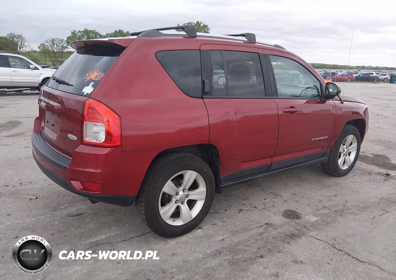 2012 Jeep Compass Latitude VIN:1C4NJDEB4CD614647 - 4
