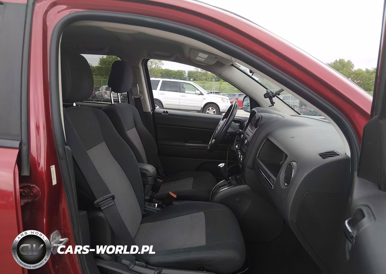2012 Jeep Compass Latitude VIN:1C4NJDEB4CD614647 - 5