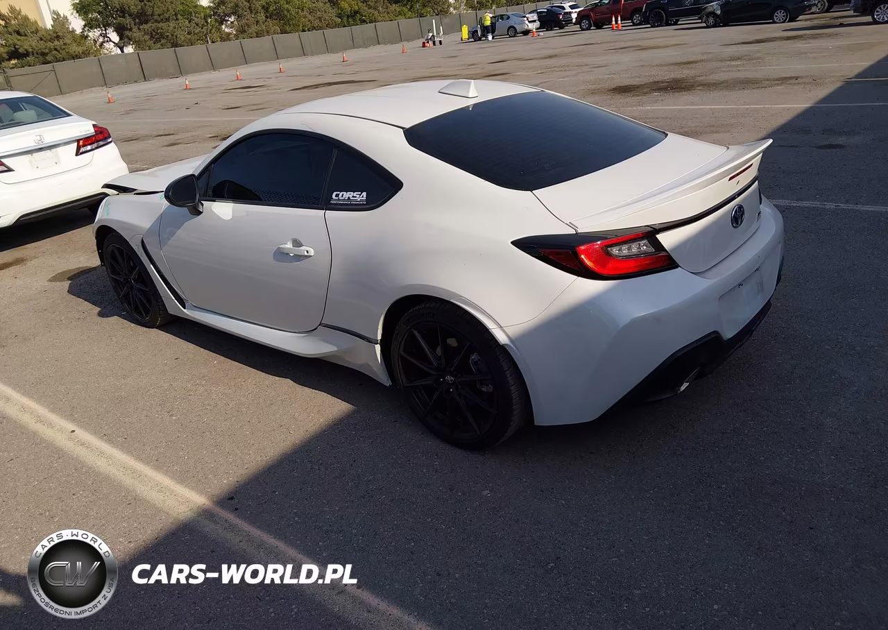 2025 Toyota Gr86 Premium VIN:JF1ZNBE18S9758050 - 3
