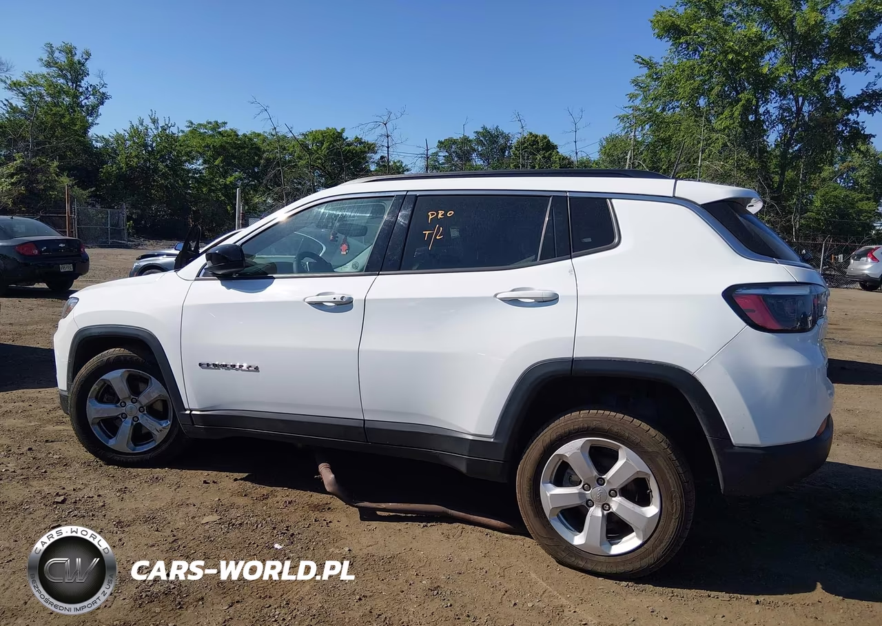 2022 Jeep Compass Latitude 4X4 VIN:3C4NJDBB3NT164541 - 14