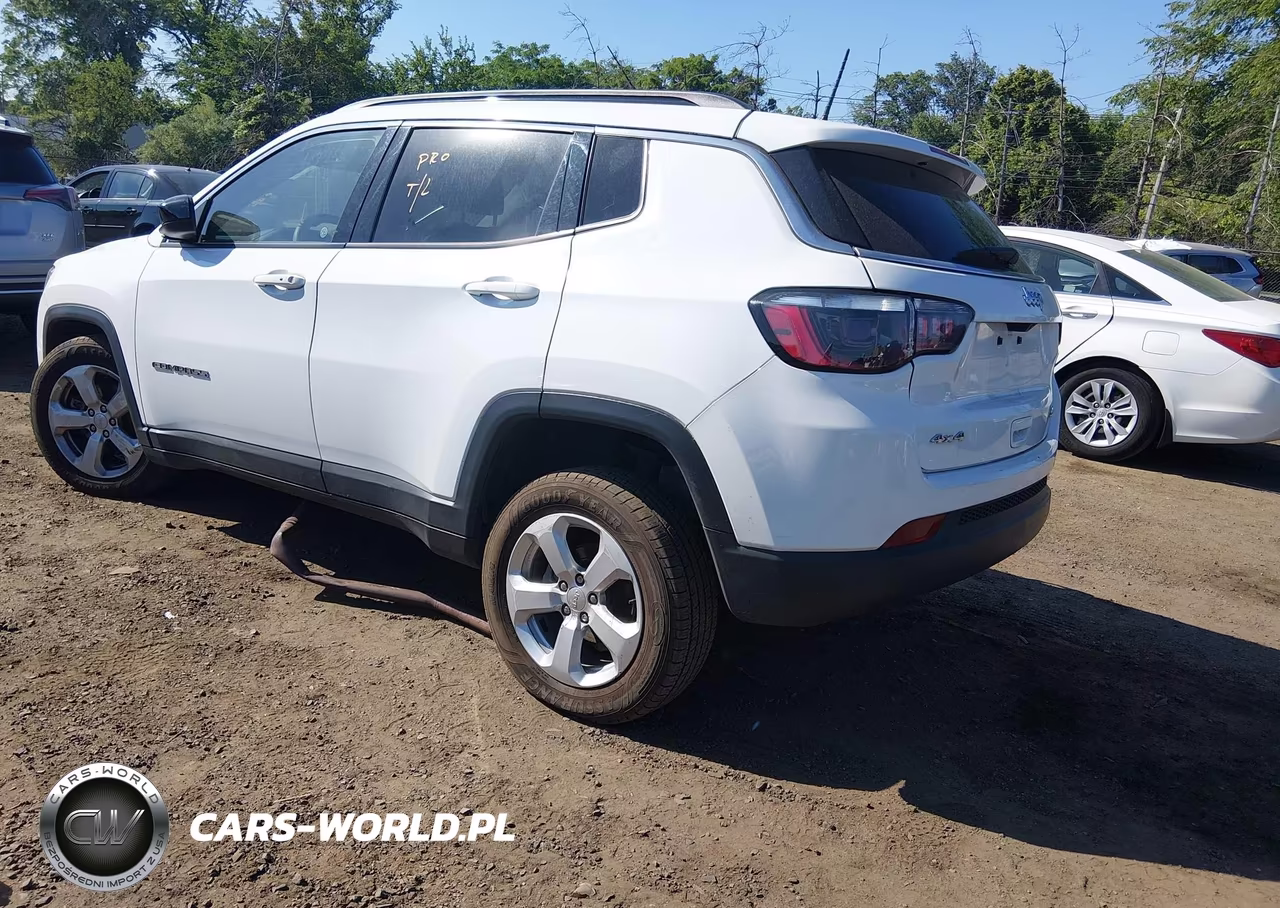 2022 Jeep Compass Latitude 4X4 VIN:3C4NJDBB3NT164541 - 3