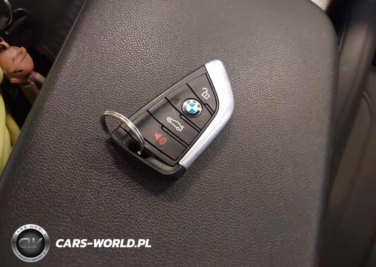 2019 BMW X3 xDrive30I VIN:5UXTR9C5XKLE15148 - 11