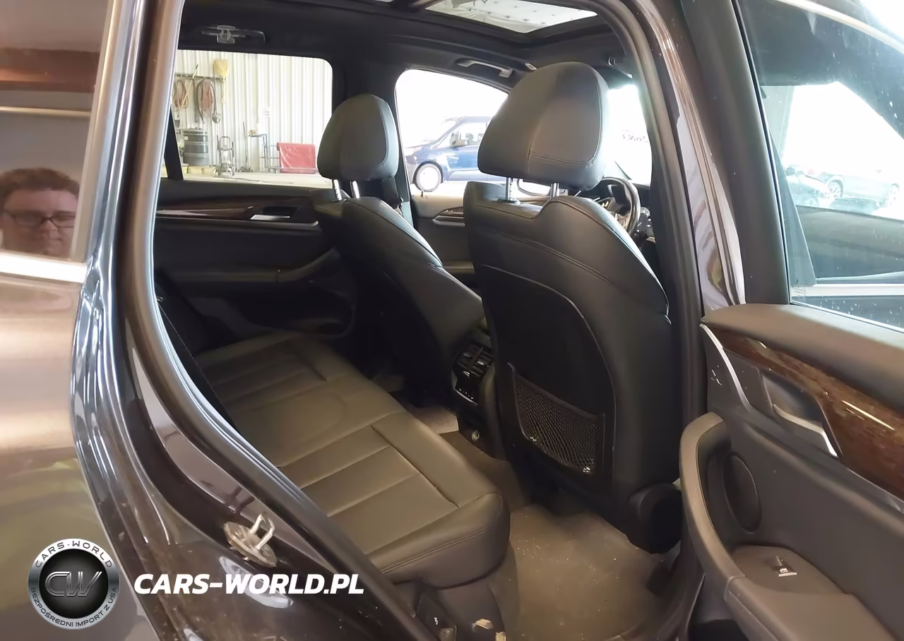 2019 BMW X3 xDrive30I VIN:5UXTR9C5XKLE15148 - 8