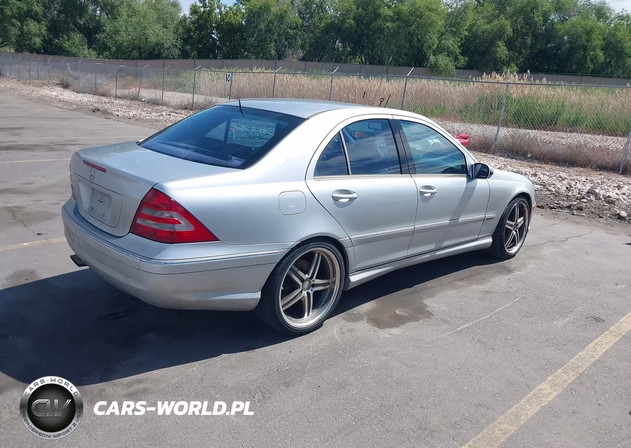 2005 Mercedes-Benz C 230K Sport Sedan VIN:WDBRF40J05F636412 - 4