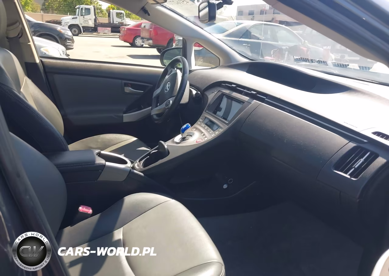 2013 Toyota Prius Five VIN:JTDKN3DU1D5606778 - 5