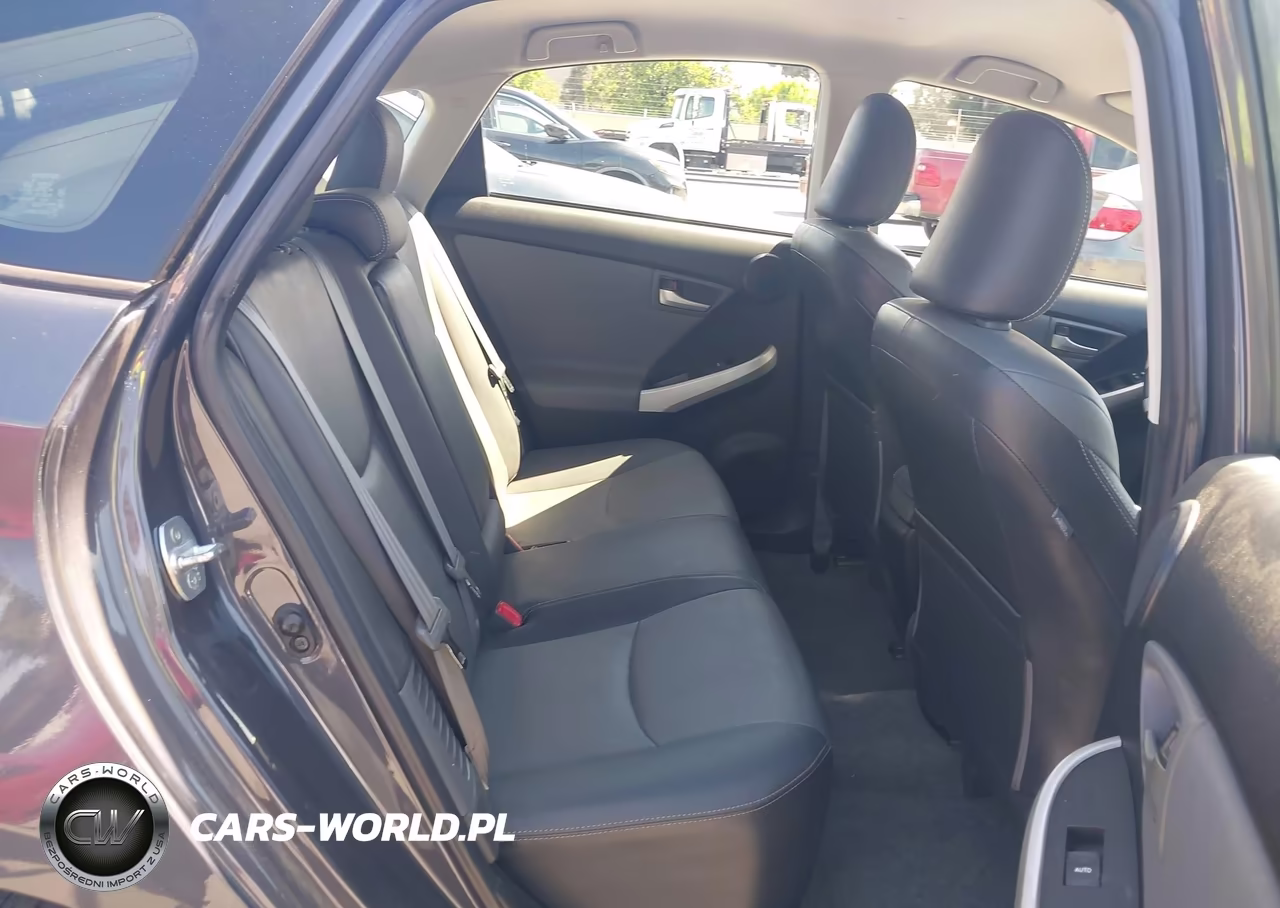 2013 Toyota Prius Five VIN:JTDKN3DU1D5606778 - 8