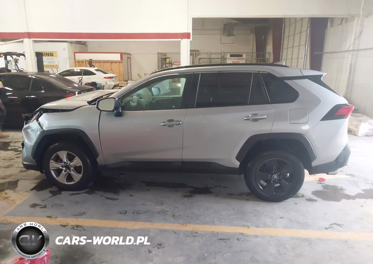 2020 Toyota Rav4 Xle VIN:2T3W1RFV9LC047110 - 14