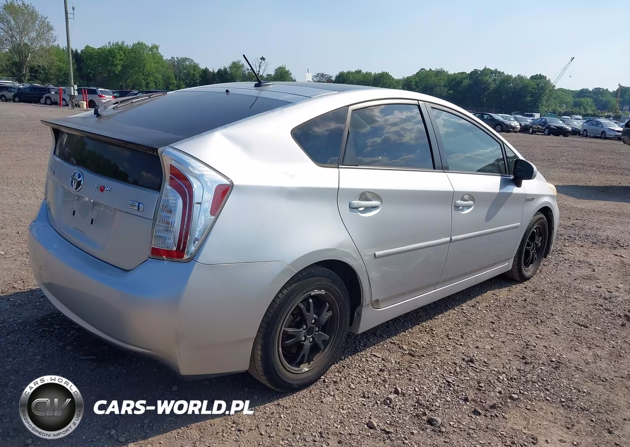2012 Toyota Prius Three VIN:JTDKN3DU1C5438767 - 4