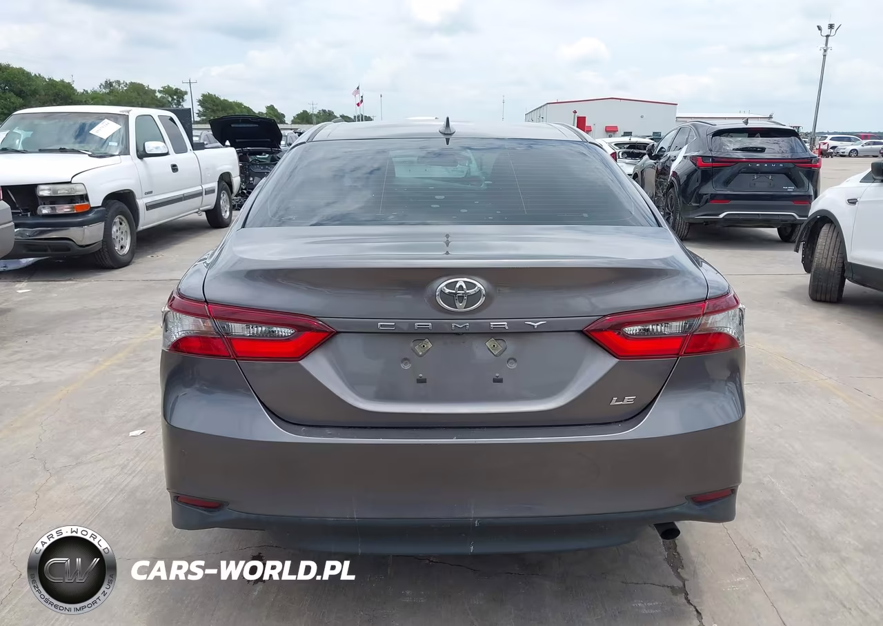 2021 Toyota Camry Le VIN:4T1C11AK1MU447964 - 17