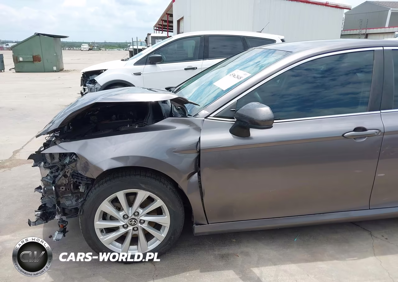 2021 Toyota Camry Le VIN:4T1C11AK1MU447964 - 20