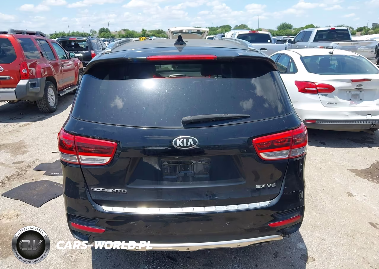 2018 Kia Sorento 3.3L Sx VIN:5XYPK4A52JG396583 - 17
