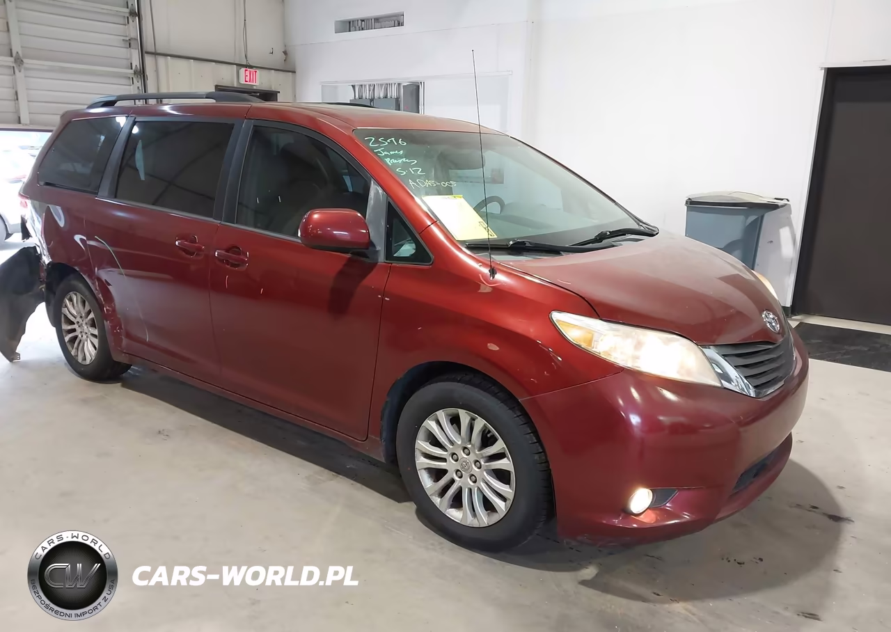 2014 Toyota Sienna Xle V6 8 Passenger – zdjęcie 1 z 16