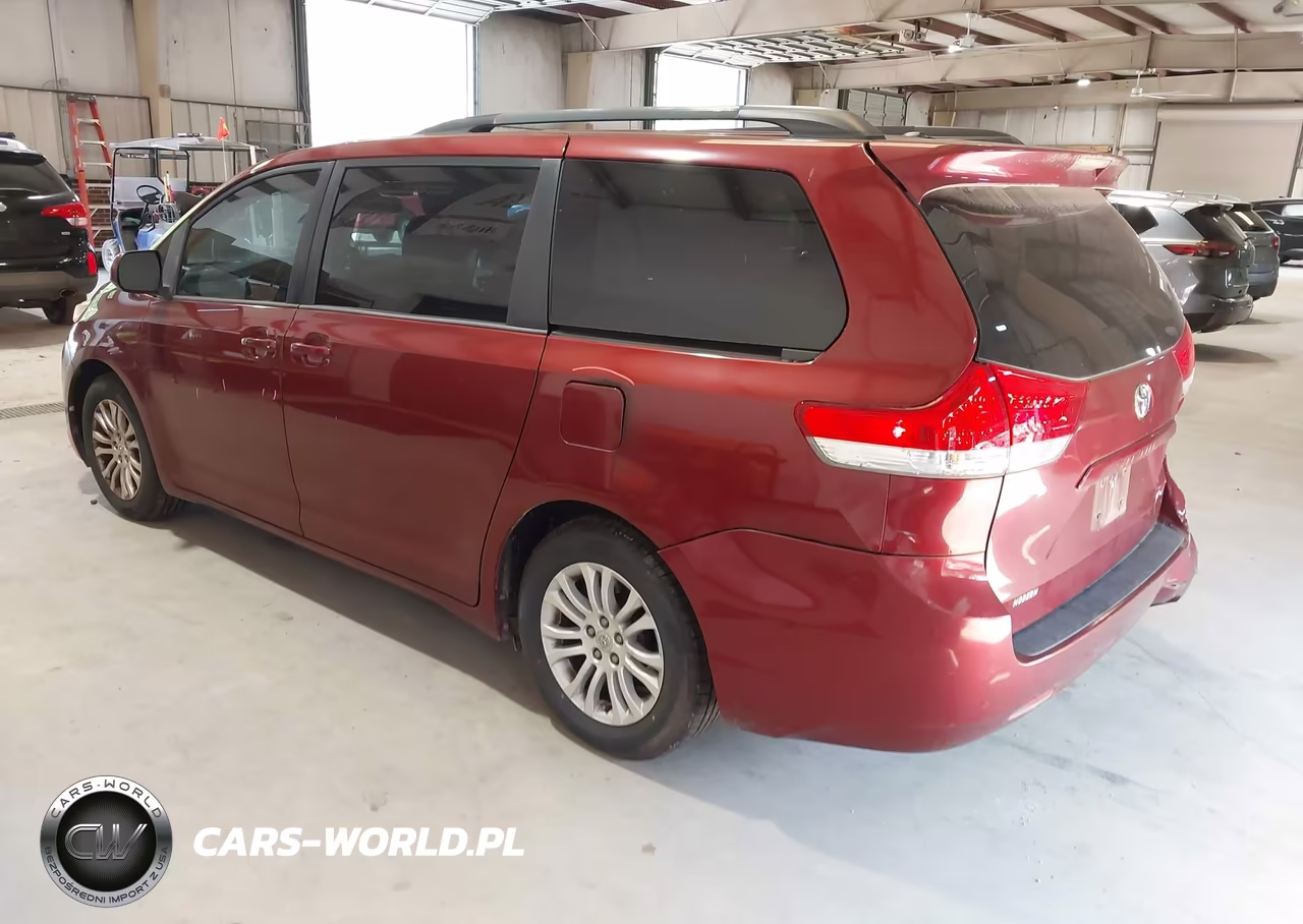 2014 Toyota Sienna Xle V6 8 Passenger VIN:5TDYK3DC0ES433938 - 3