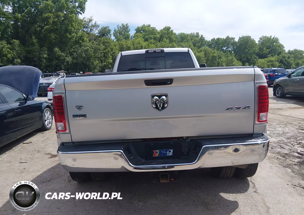 2018 Ram 3500 Laramie 4X4 8' Box VIN:3C63RRJL9JG423115 - 17