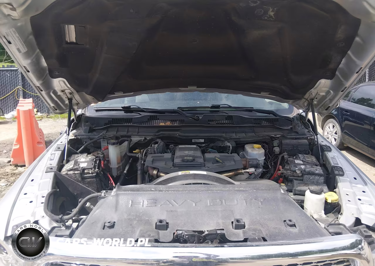 2018 Ram 3500 Laramie 4X4 8' Box VIN:3C63RRJL9JG423115 - 9