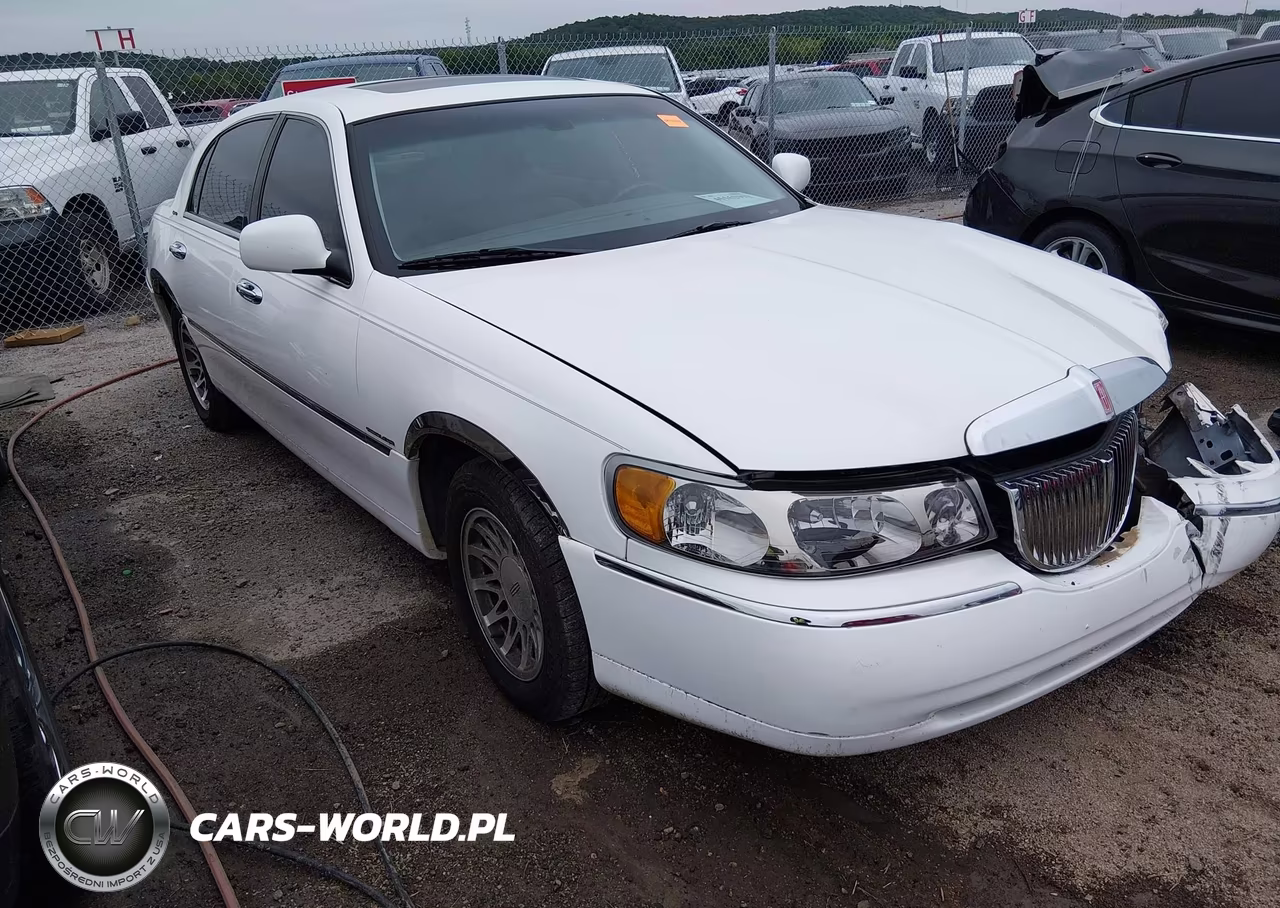 2002 Lincoln Town Car Signature