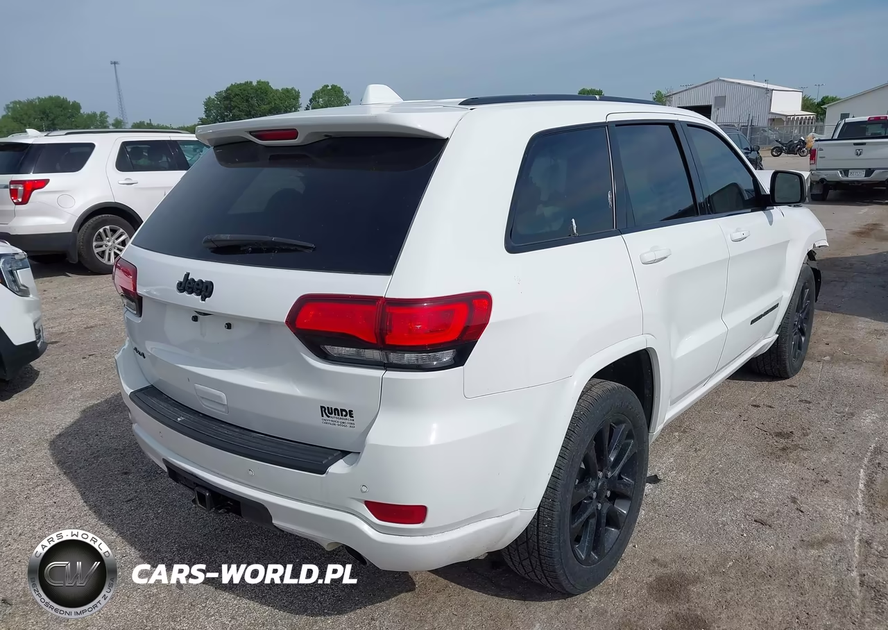 2020 Jeep Grand Cherokee Altitude 4X4 VIN:1C4RJFAG3LC380571 - 4