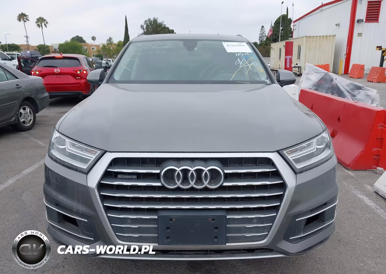 2018 Audi Q7 3.0T Premium VIN:WA1LAAF70JD002906 - 12