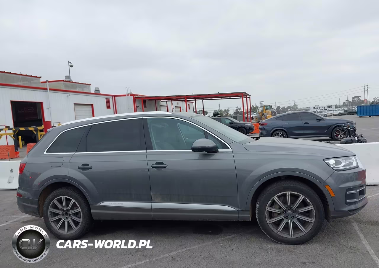2018 Audi Q7 3.0T Premium VIN:WA1LAAF70JD002906 - 13
