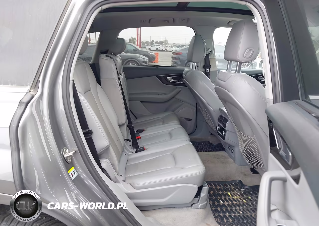 2018 Audi Q7 3.0T Premium VIN:WA1LAAF70JD002906 - 8