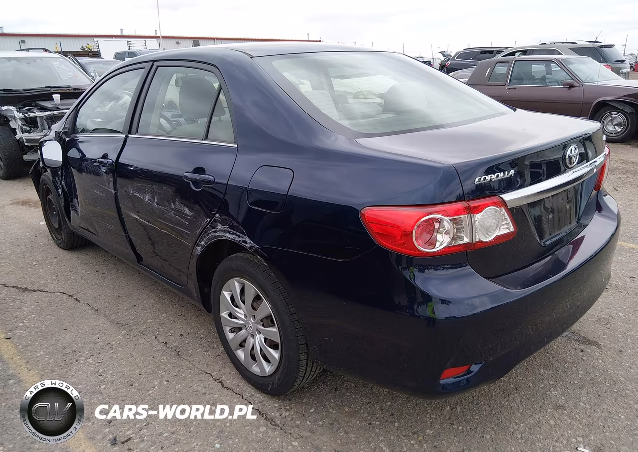 2013 Toyota Corolla Le VIN:JTDBU4EE5DJ115993 - 3