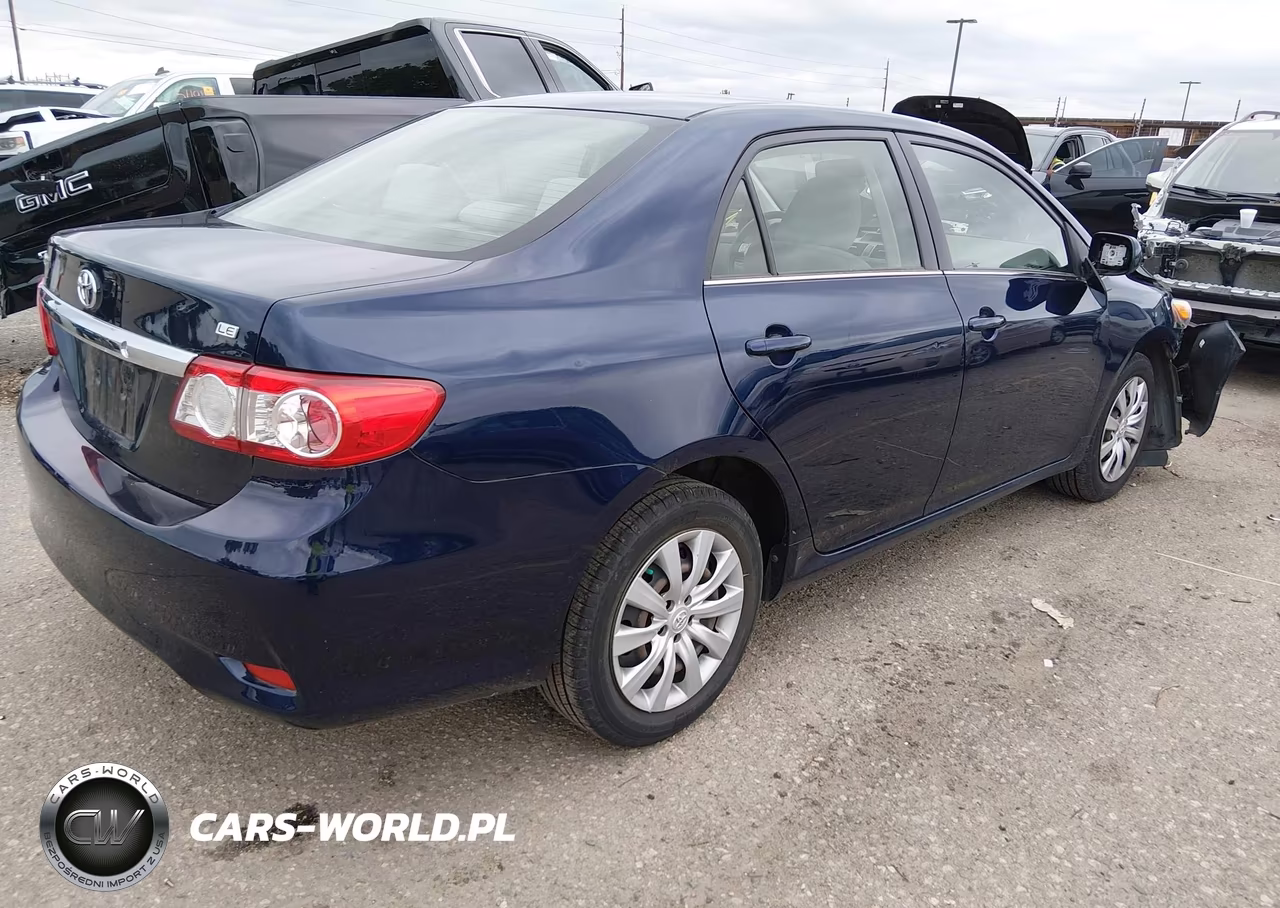 2013 Toyota Corolla Le VIN:JTDBU4EE5DJ115993 - 4