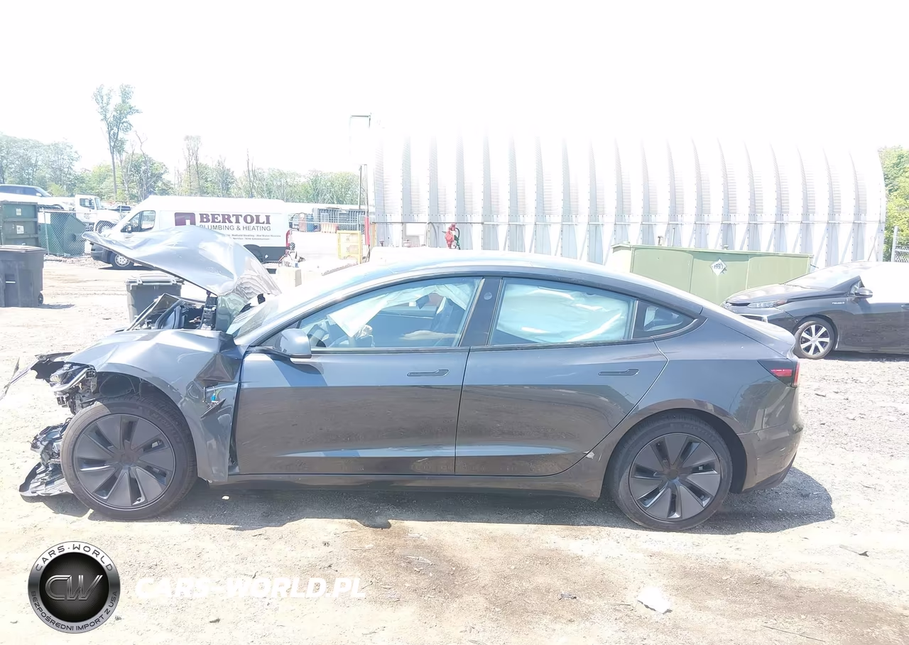 2025 Tesla Model 3 Long Range Rear-Wheel Drive-Standard Rear-Wheel Drive VIN:5YJ3E1EA9SF039289 - 13