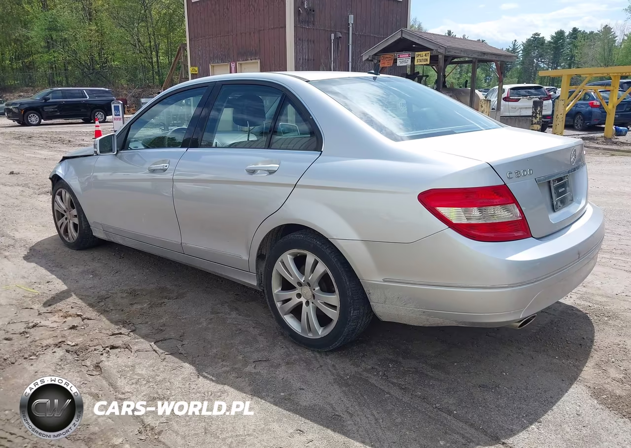 2011 Mercedes-Benz C 300 Luxury 4Matic VIN:WDDGF8BB3BR159433 - 3