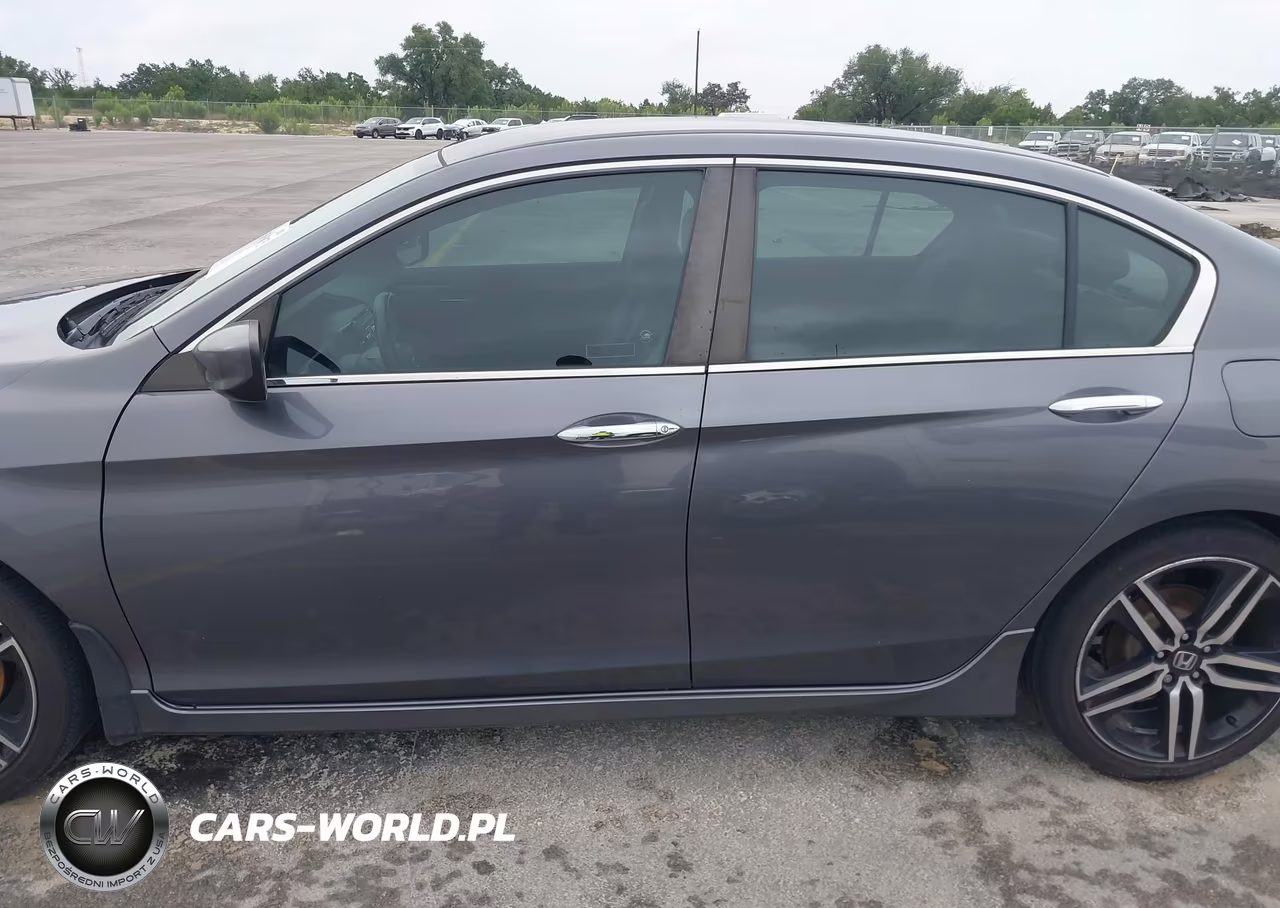2017 Honda Accord Sport VIN:1HGCR2F5XHA233361 - 14