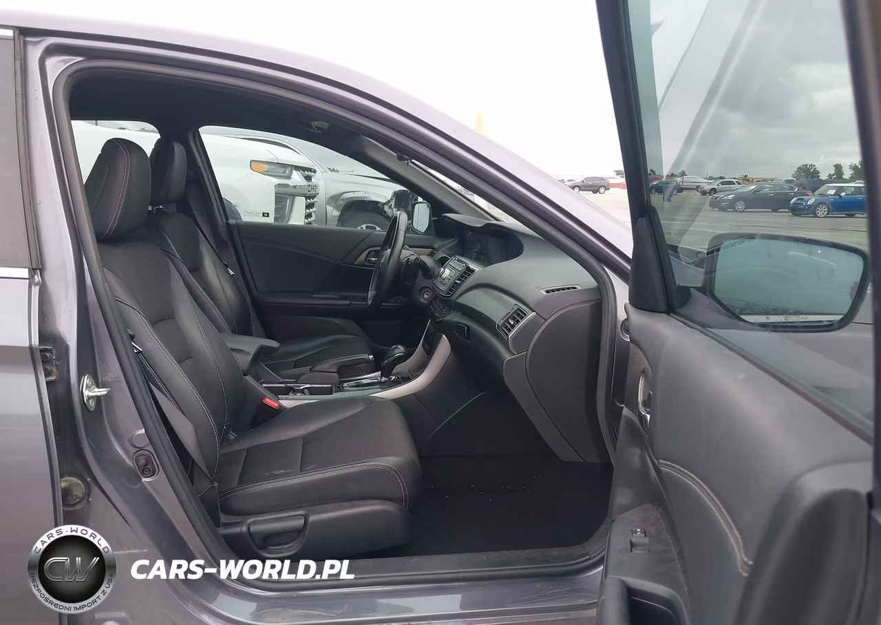 2017 Honda Accord Sport VIN:1HGCR2F5XHA233361 - 5