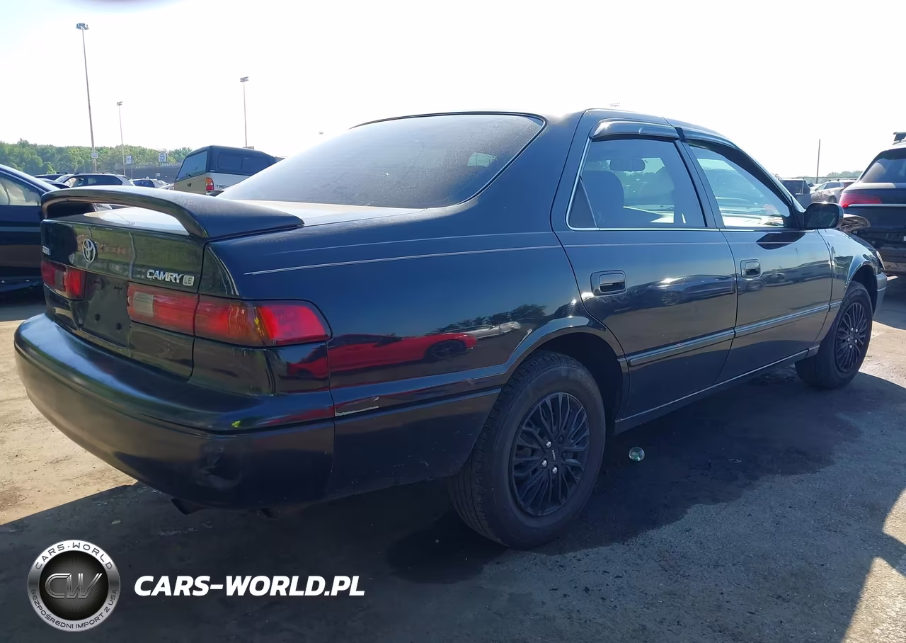 1999 Toyota Camry Le VIN:4T1BG22K1XU393441 - 4