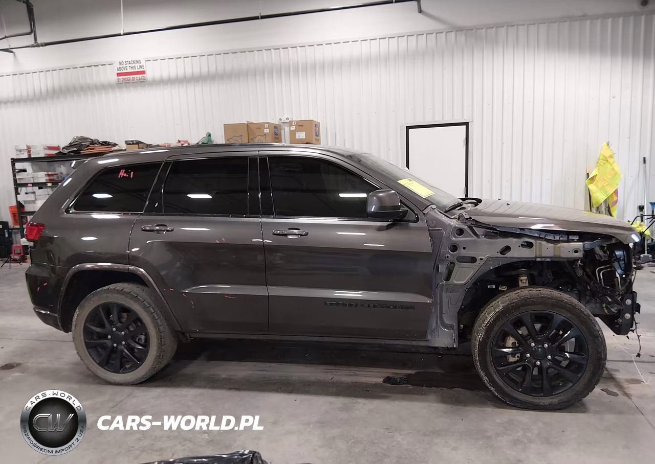 2020 Jeep Grand Cherokee Altitude 4X4 VIN:1C4RJFAG3LC374480 - 13