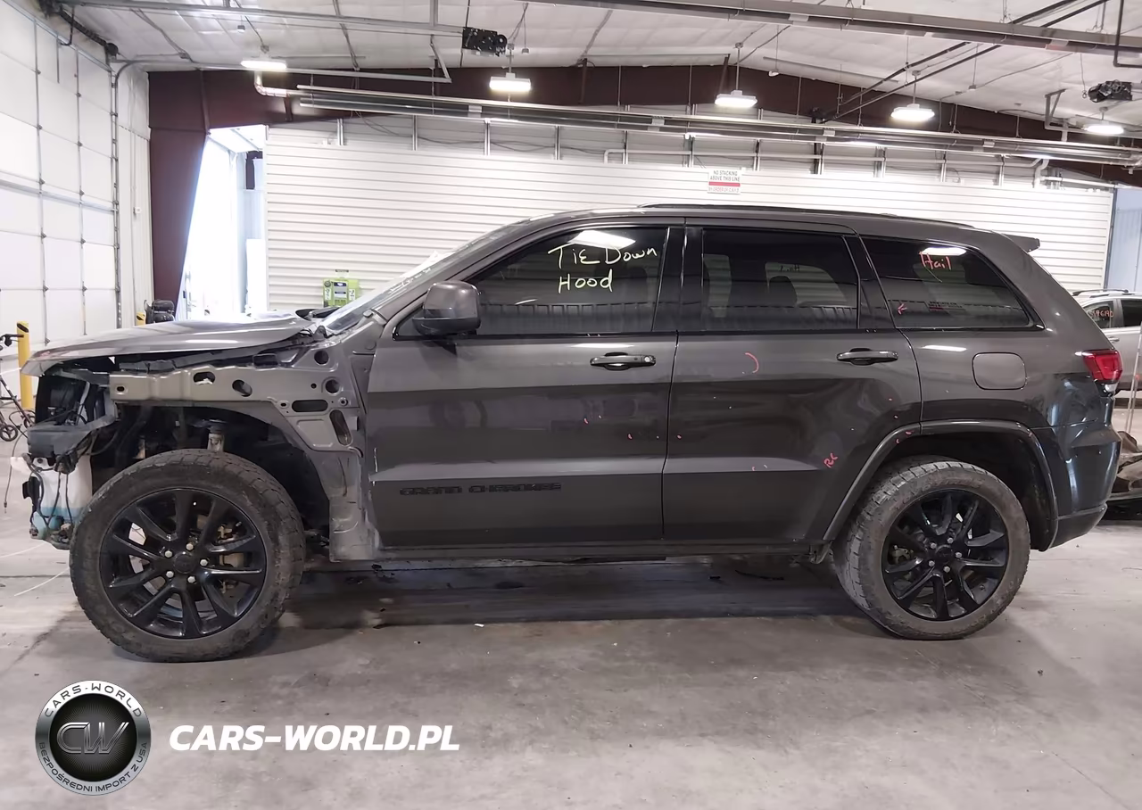 2020 Jeep Grand Cherokee Altitude 4X4 VIN:1C4RJFAG3LC374480 - 14