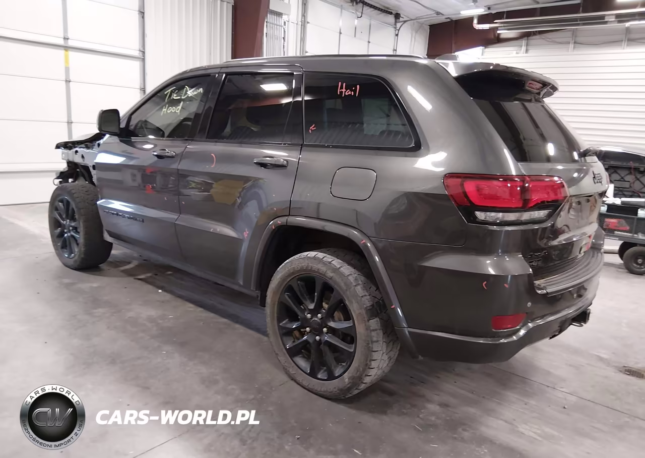 2020 Jeep Grand Cherokee Altitude 4X4 VIN:1C4RJFAG3LC374480 - 3