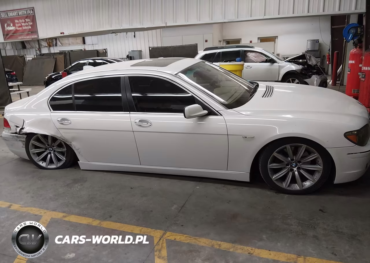 2007 BMW 750Li VIN:WBAHN835X7DT70771 - 13