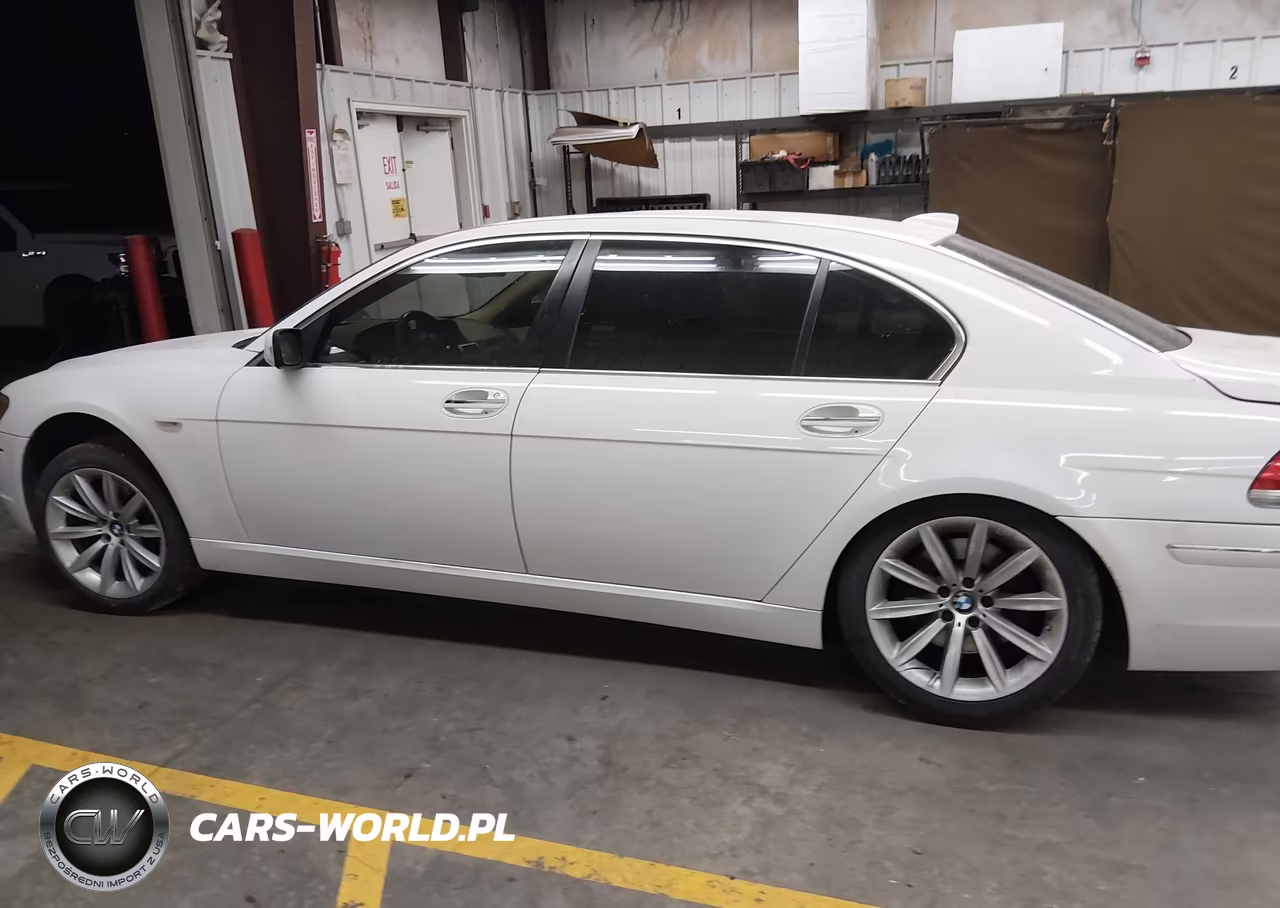 2007 BMW 750Li VIN:WBAHN835X7DT70771 - 14