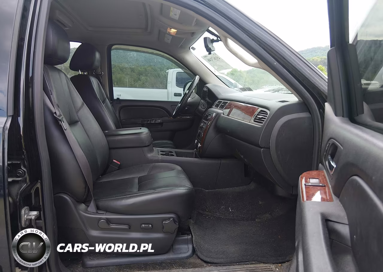 2013 Chevrolet Tahoe Lt VIN:1GNSKBE04DR303945 - 5